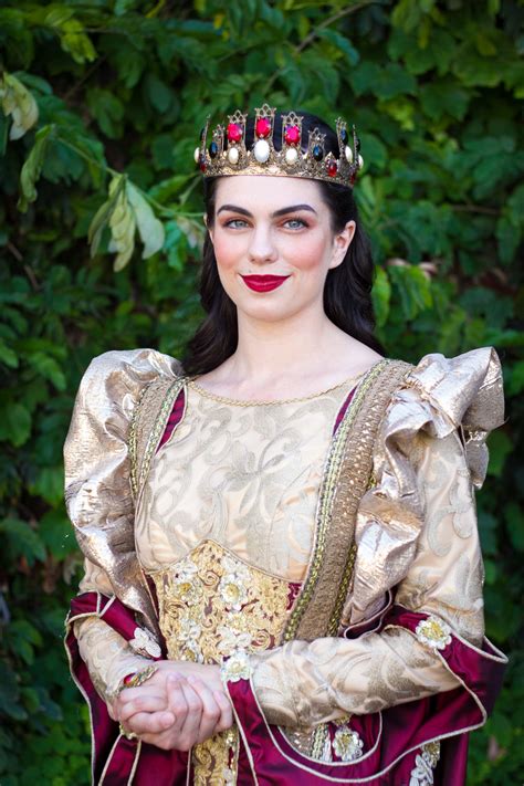Breaking the Curse of the Wicked Queen: The Story of Snow White